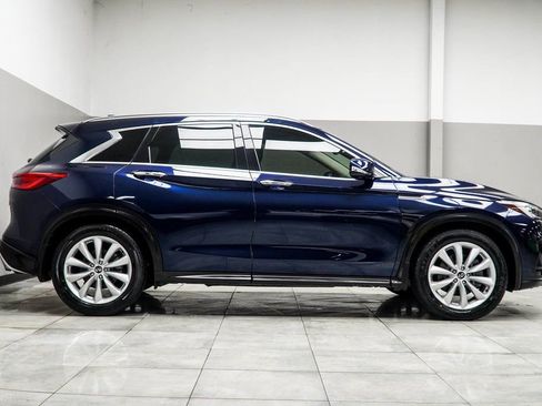 Used 2019 INFINITI QX50 Essential w/ Premium Heat Package image 7