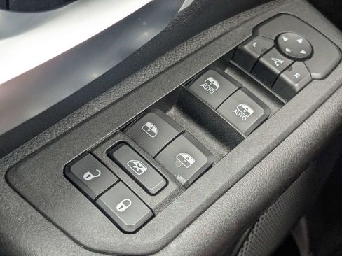 Used 2025 RAM 1500 Big Horn AWD/4WD image 24