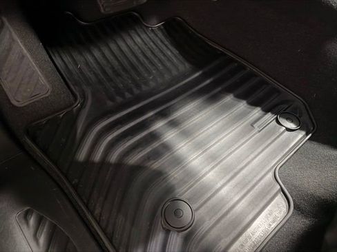 Used 2025 Chevrolet Silverado 1500 Custom image 19