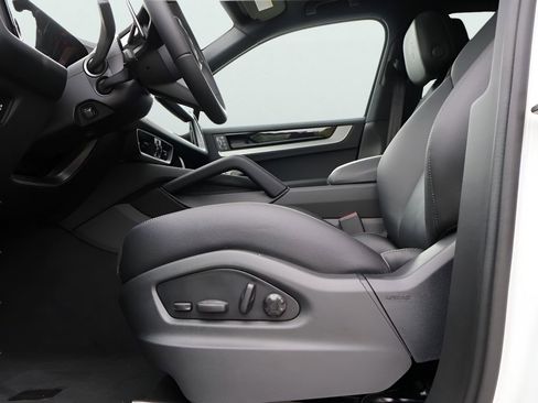 New 2026 Porsche Cayenne AWD/4WD image 35