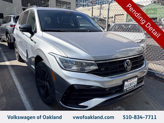 Used 2023 Volkswagen Tiguan SE R-Line FWD image 1