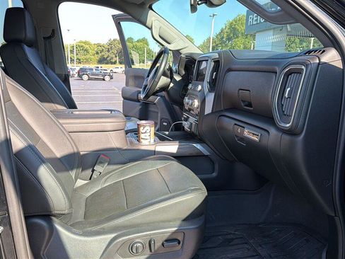 Used 2019 GMC Sierra 1500 SLT w/ SLT Premium Plus Package AWD/4WD image 17