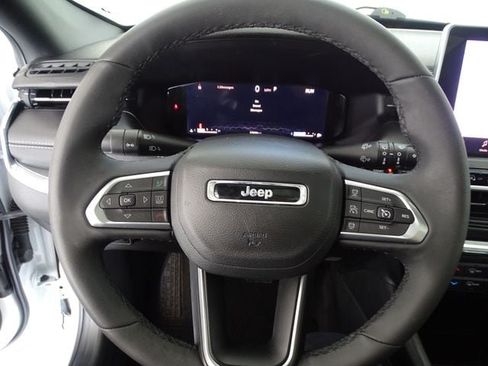 Certified 2023 Jeep Compass High Altitude AWD/4WD image 6