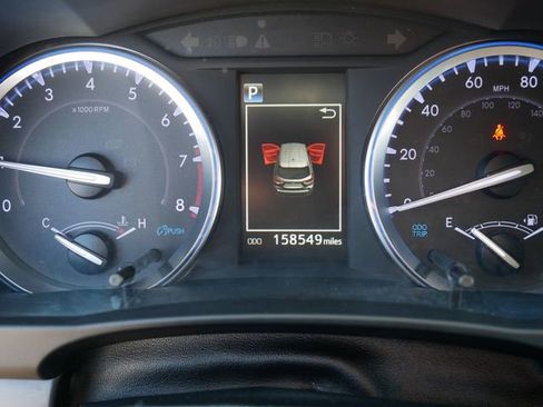 Used 2019 Toyota Highlander SE image 25