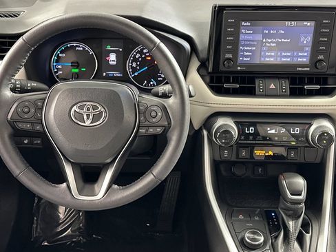 Used 2021 Toyota RAV4 XLE Premium AWD/4WD image 18