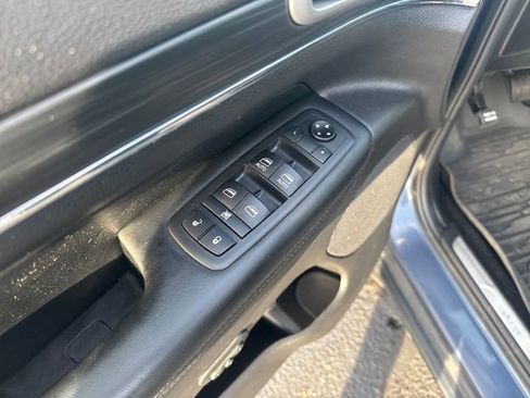 Used 2020 Jeep Grand Cherokee Limited image 24