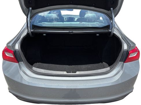 Used 2024 Chevrolet Malibu LT FWD image 14