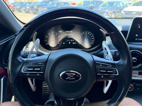 Used 2019 Kia Stinger GT2 AWD/4WD image 18
