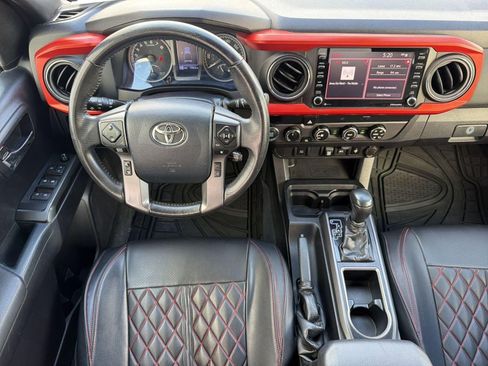 Used 2020 Toyota Tacoma TRD Sport AWD/4WD image 26