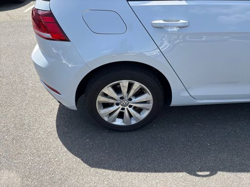 Used 2021 Volkswagen Golf 4-Door FWD image 21