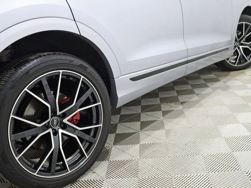 Used 2021 Audi Q8 Prestige w/ Prestige Package image 11