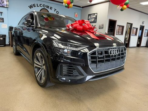 Used 2019 Audi Q8 Prestige w/ Luxury Package image 3