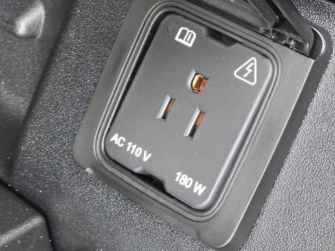 New 2026 Land Rover Defender 110 X-Dynamic SE AWD/4WD image 19