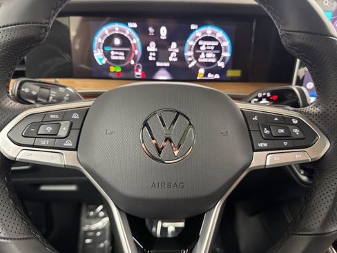 New 2026 Volkswagen Tiguan SEL R-Line AWD/4WD image 23
