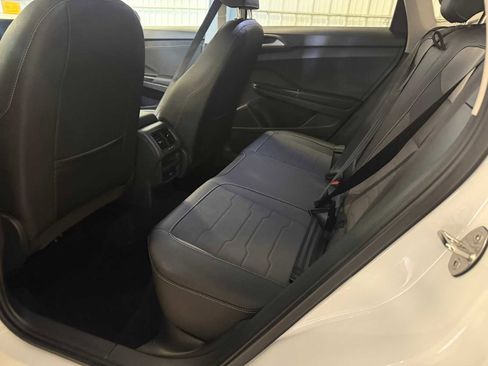 Used 2025 Volkswagen Taos SE image 23