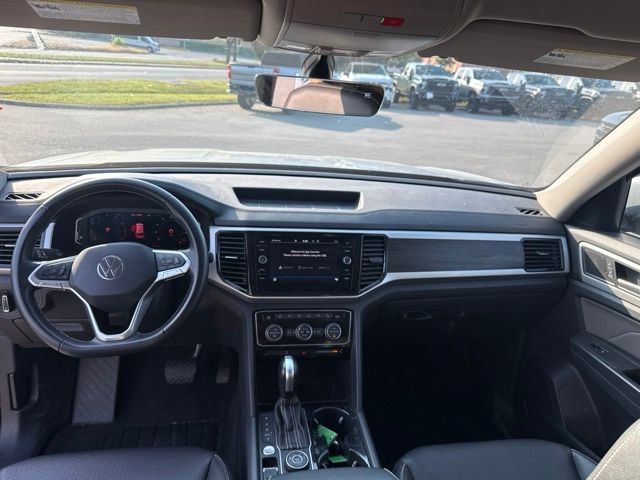 Used 2023 Volkswagen Atlas SE AWD/4WD image 32