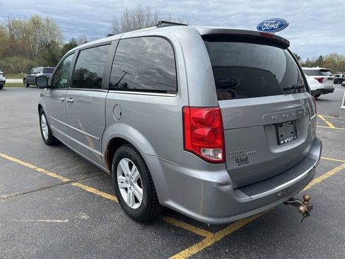 Used 2013 Dodge Grand Caravan Crew w/ Driver Convenience Group FWD image 3