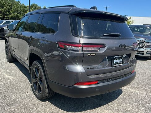 New 2025 Jeep Grand Cherokee L Altitude image 10