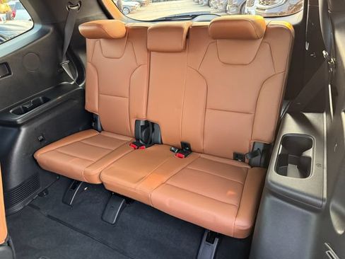 Used 2025 Kia Telluride AWD image 18