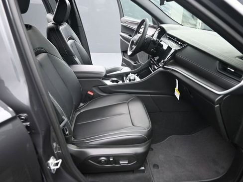 New 2026 Jeep Grand Cherokee Limited AWD/4WD image 18