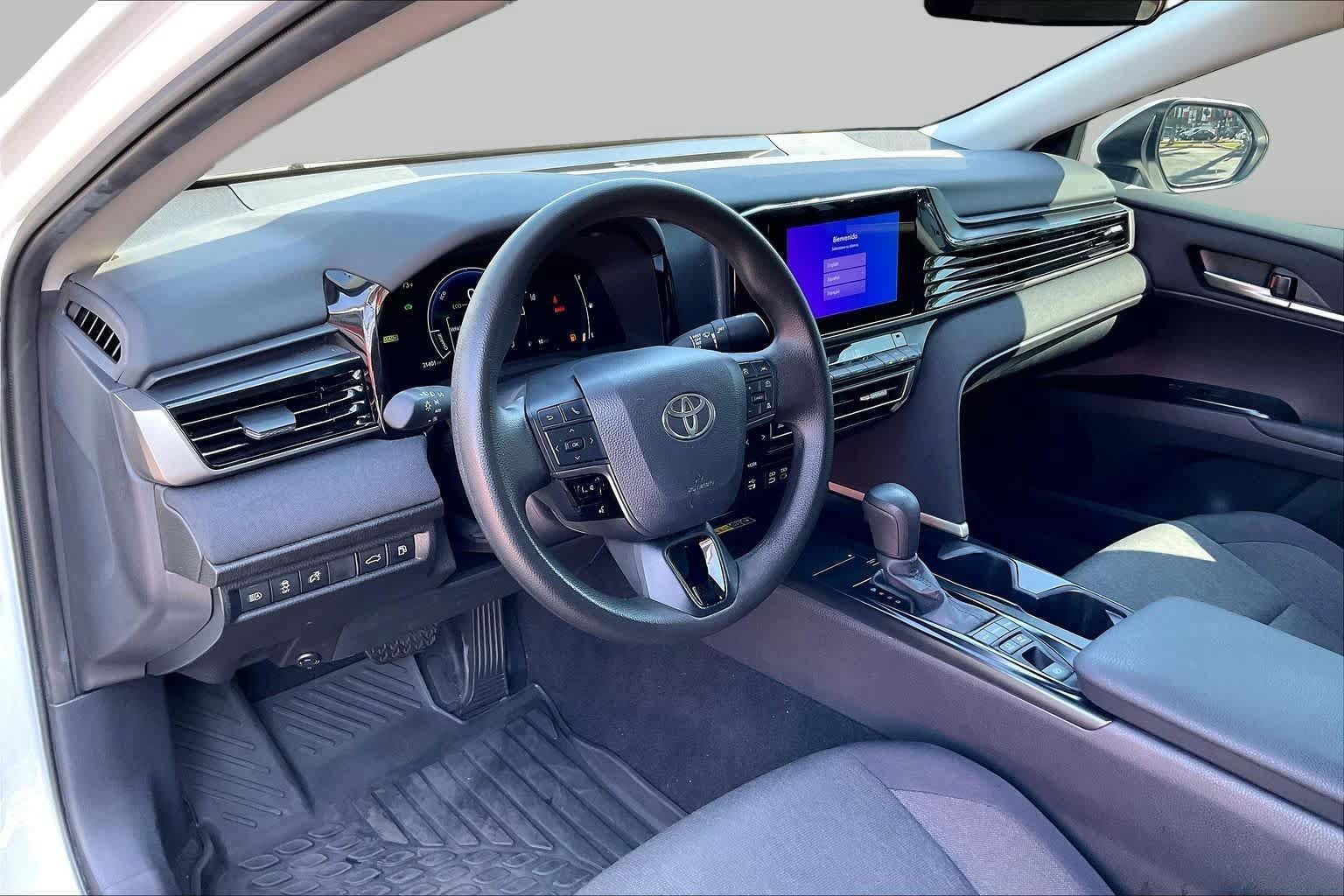 Used 2025 Toyota Camry LE FWD image 17