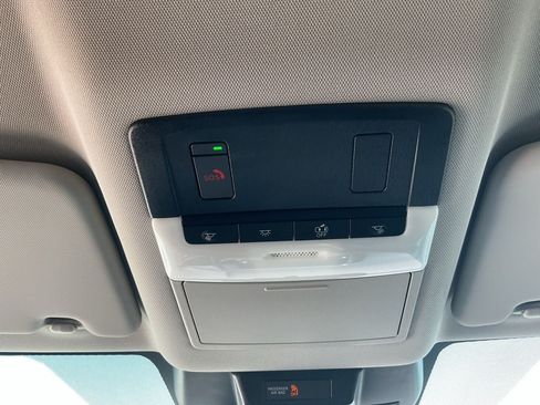 Used 2023 Nissan Rogue SV FWD image 16