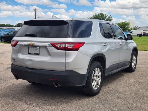 Certified 2021 Chevrolet Traverse LS FWD image 4
