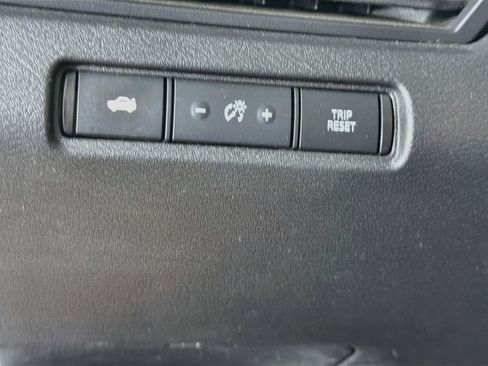 Used 2024 Nissan Altima 2.5 SR FWD image 16