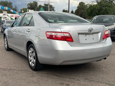 Used 2009 Toyota Camry LE FWD image 5