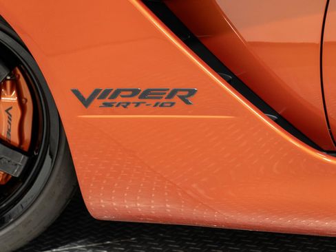 Used 2005 Dodge Viper SRT-10 w/ Copperhead Edition Group RWD image 50