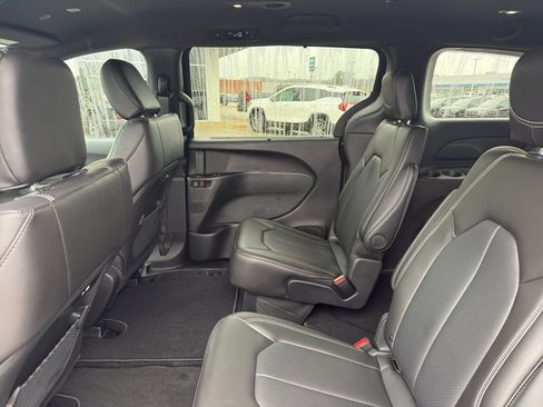 New 2026 Chrysler Pacifica Select image 29