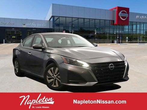 Used 2023 Nissan Altima 2.5 S image 1