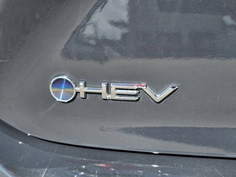 Used 2025 Toyota Camry SE w/ Convenience Package FWD image 11