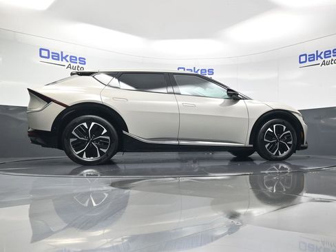 Certified 2022 Kia EV6 Wind w/ Wind Technology Package image 46