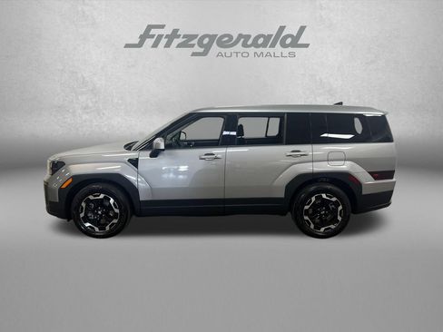 Used 2026 Hyundai Santa Fe SE FWD image 2