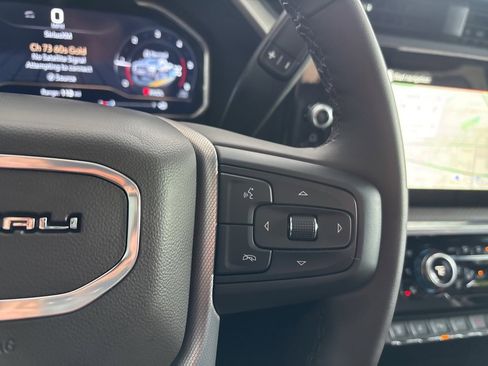 Used 2025 GMC Sierra 2500 Denali w/ Technology Package image 18