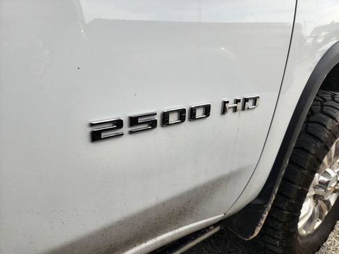 Used 2023 Chevrolet Silverado 2500 High Country w/ Z71 Off-Road Package AWD/4WD image 9