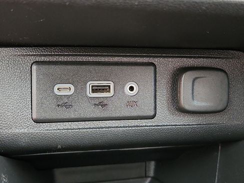 Used 2022 Buick Encore GX Select w/ Sport Touring Package FWD image 15