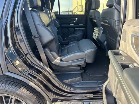 New 2025 Ford Expedition Platinum w/ Stealth Performance Package image 38