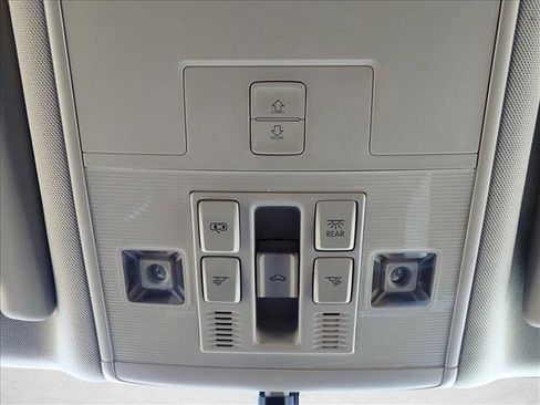 Used 2022 Volkswagen Atlas SE image 26