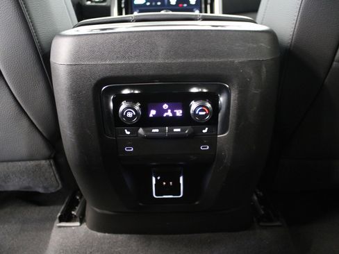 Used 2025 GMC Yukon Denali image 44