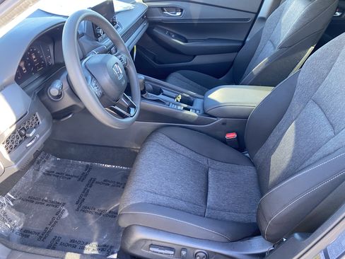 Used 2025 Honda Accord SE image 15