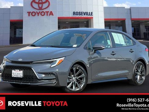 Certified 2025 Toyota Corolla SE w/ Convenience Package FWD image 1