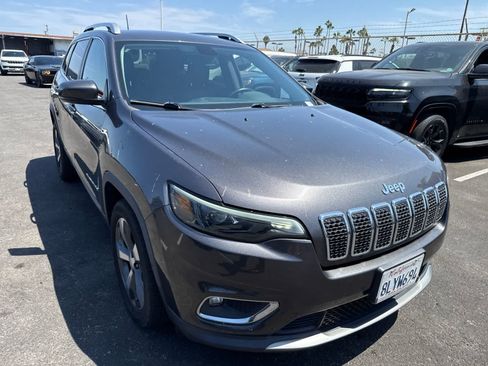 Used 2019 Jeep Cherokee Limited FWD image 8