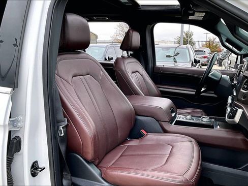 Used 2022 Ford Expedition Limited image 10