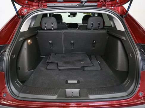 Used 2025 Chevrolet Trax LS w/ LS Convenience Package FWD image 10