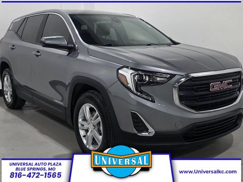 Used 2021 GMC Terrain SLE image 1
