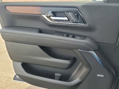 New 2026 GMC Yukon XL Denali w/ Denali Reserve Package image 30