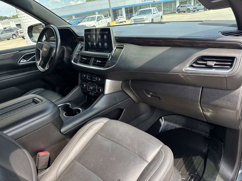 Used 2021 Chevrolet Suburban LT image 12
