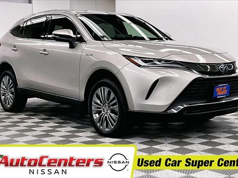 Used 2021 Toyota Venza XLE image 1